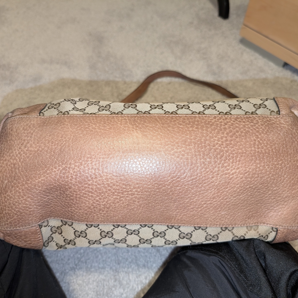 Gucci Brown and Cream Monogram Shoulder Bag - Picture 8 of 16